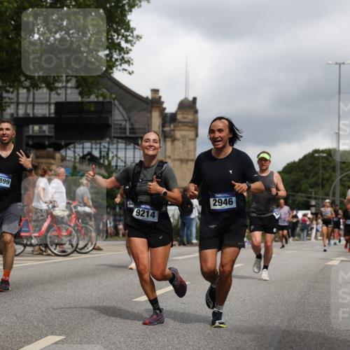29.06.2025 - hella hamburg halbmarathon Yannick Fuchs http://msf.ph/oto/8215309 29.06.2025 10:45:35 20KM 1335, 2364, 2636, 2670, 2718, 2823, 2946, 4033, 4297, 4404, 4839, 4967, 5087, 5600, 5820, 6776, 7224, 7786, 7943, 8413, 8856, 8930, 8989, 9074, 9214, 9476, 9656, 9739, 9793, 9869, 9959, 10057, 10667, 10691, 10868, 11124, 11625, 12224, 12450, 13403, 13707, 13726, 13799, 14012, 14248, 14458, 14865, 14994, 15426, 15496, 15643, 15899, 16666, 17033, 17131, 17530, 17682, 17815, 17962, 17978, 18019, 18820, 19020, 19053 meine-sportfotos.de