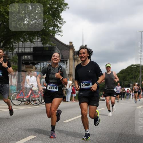 29.06.2025 - hella hamburg halbmarathon Yannick Fuchs http://msf.ph/oto/8215502 29.06.2025 10:45:35 20KM 1335, 2364, 2636, 2670, 2718, 2823, 2946, 4033, 4297, 4404, 4839, 4967, 5087, 5600, 5820, 6776, 7224, 7786, 7943, 8413, 8856, 8930, 8989, 9074, 9214, 9476, 9656, 9739, 9793, 9869, 9959, 10057, 10667, 10691, 10868, 11124, 11625, 12224, 12450, 13403, 13707, 13726, 13799, 14012, 14248, 14458, 14865, 14994, 15426, 15496, 15643, 15899, 16666, 17033, 17131, 17530, 17682, 17815, 17962, 17978, 18019, 18820, 19020, 19053 meine-sportfotos.de