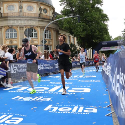 29.06.2025 - hella hamburg halbmarathon Strokosch-Dieckow http://msf.ph/oto/8215544 29.06.2025 10:24:53 Ziel 1241, 1271, 2483, 7142, 10867, 11678, 13872, 14836, 16361, 17752 meine-sportfotos.de
