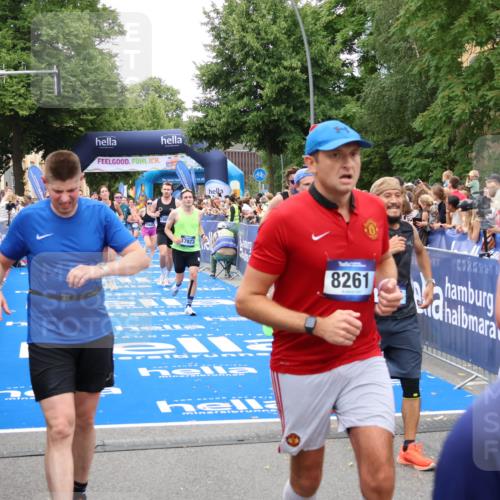 29.06.2025 - hella hamburg halbmarathon Zöllner http://msf.ph/oto/8215559 29.06.2025 10:51:14 Ziel 1366, 4404, 4816, 4967, 5600, 6027, 8508, 10868, 11512, 11625, 11733, 13073, 15480, 17384, 17530, 17823 meine-sportfotos.de
