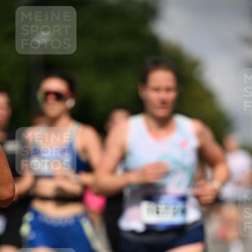 29.06.2025 - hella hamburg halbmarathon Dr. Thomas Lammeyer http://msf.ph/oto/8215562 29.06.2025 09:49:14 Kennedybrücke 57, 1686, 1707, 1894, 2525, 4463, 4812, 5187, 5550, 6495, 6878, 7055, 7186, 7880, 7965, 8062, 9345, 10453, 10484, 10876, 11120, 11199 meine-sportfotos.de