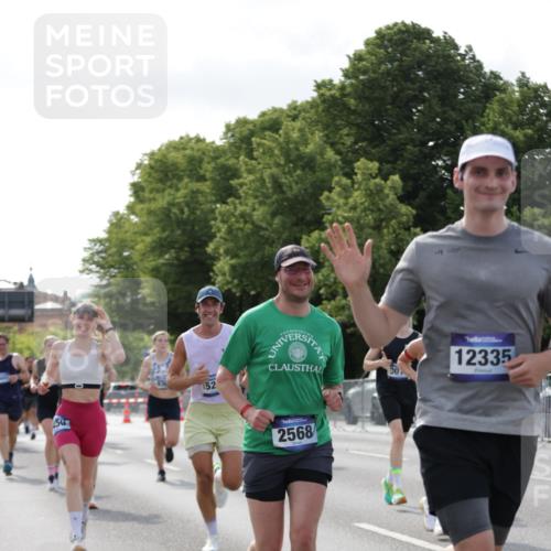 29.06.2025 - hella hamburg halbmarathon Jannik Wohlers http://msf.ph/oto/8215578 29.06.2025 09:49:55 Lombardsbrücke 1675, 1688, 1803, 2568, 2826, 3332, 4398, 4823, 5409, 5436, 5791, 5803, 6649, 6704, 7774, 8450, 9017, 9302, 9365, 9711, 10218, 10894, 11619, 11767, 12292, 12335, 12540, 12554, 12895, 13725, 14691, 14992, 15225, 15257, 15336, 15435, 15493, 15521, 16648, 16697, 17425, 17620, 17632, 17973, 18154, 18275, 18276, 19116, 19229 meine-sportfotos.de