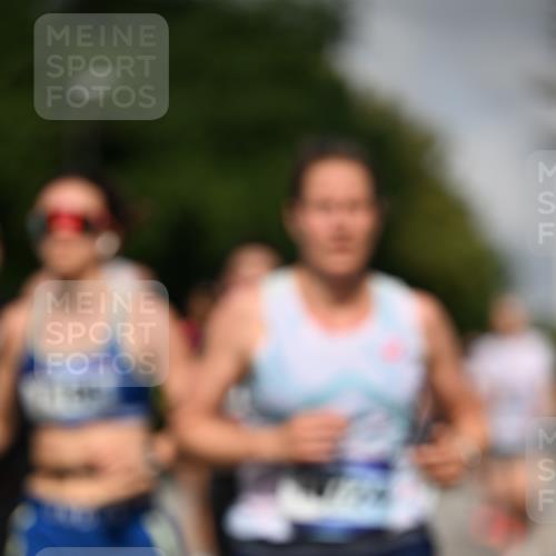 29.06.2025 - hella hamburg halbmarathon Dr. Thomas Lammeyer http://msf.ph/oto/8215609 29.06.2025 09:49:14 Kennedybrücke 57, 1686, 1707, 1894, 2525, 4463, 4812, 5187, 5550, 6495, 6878, 7055, 7186, 7880, 7965, 8062, 9345, 10453, 10484, 10876, 11120, 11199 meine-sportfotos.de