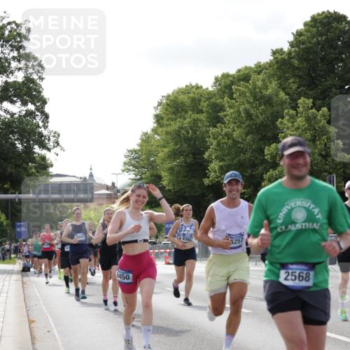 29.06.2025 - hella hamburg halbmarathon Jannik Wohlers http://msf.ph/oto/8215636 29.06.2025 09:49:55 Lombardsbrücke 1675, 1688, 1803, 2568, 2826, 3332, 4398, 4823, 5409, 5436, 5791, 5803, 6649, 6704, 7774, 8450, 9017, 9302, 9365, 9711, 10218, 10894, 11619, 11767, 12292, 12335, 12540, 12554, 12895, 13725, 14691, 14992, 15225, 15257, 15336, 15435, 15493, 15521, 16648, 16697, 17425, 17620, 17632, 17973, 18154, 18275, 18276, 19116, 19229 meine-sportfotos.de