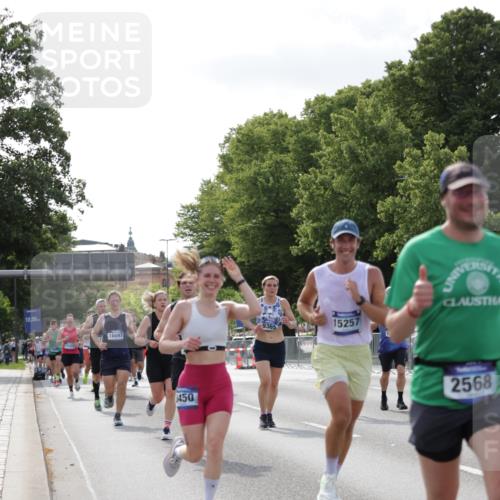 29.06.2025 - hella hamburg halbmarathon Jannik Wohlers http://msf.ph/oto/8215766 29.06.2025 09:49:55 Lombardsbrücke 1675, 1688, 1803, 2568, 2826, 3332, 4398, 4823, 5409, 5436, 5791, 5803, 6649, 6704, 7774, 8450, 9017, 9302, 9365, 9711, 10218, 10894, 11619, 11767, 12292, 12335, 12540, 12554, 12895, 13725, 14691, 14992, 15225, 15257, 15336, 15435, 15493, 15521, 16648, 16697, 17425, 17620, 17632, 17973, 18154, 18275, 18276, 19116, 19229 meine-sportfotos.de