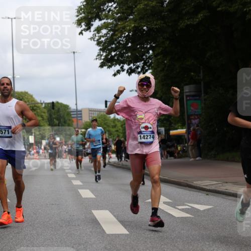 29.06.2025 - hella hamburg halbmarathon Yannick Fuchs http://msf.ph/oto/8215831 29.06.2025 10:32:48 20KM 1042, 1615, 1688, 1710, 2296, 2745, 3530, 7152, 7154, 7229, 7743, 8002, 8571, 9171, 9643, 10793, 11049, 11952, 14274, 14688, 14992, 15303, 15382, 16075, 16698, 17623, 18276, 18529, 18584, 18723 meine-sportfotos.de