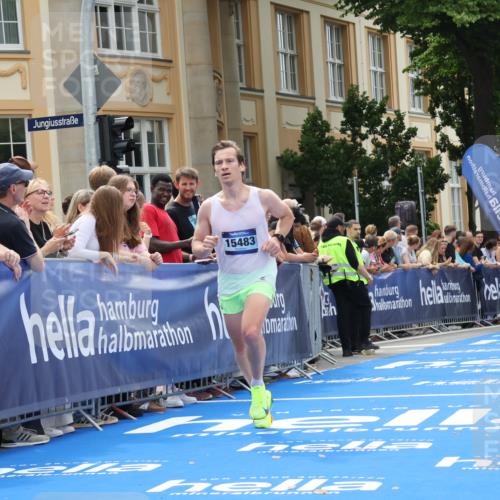 29.06.2025 - hella hamburg halbmarathon Strokosch-Dieckow http://msf.ph/oto/8215921 29.06.2025 10:25:07 Ziel 2483, 8376, 11078, 11994, 13913, 14113, 15483 meine-sportfotos.de