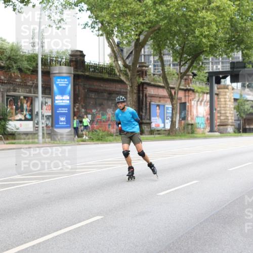 29.06.2025 - hella hamburg halbmarathon Yannick Fuchs http://msf.ph/oto/8215937 29.06.2025 09:19:46 20KM 181, 1, 1 meine-sportfotos.de