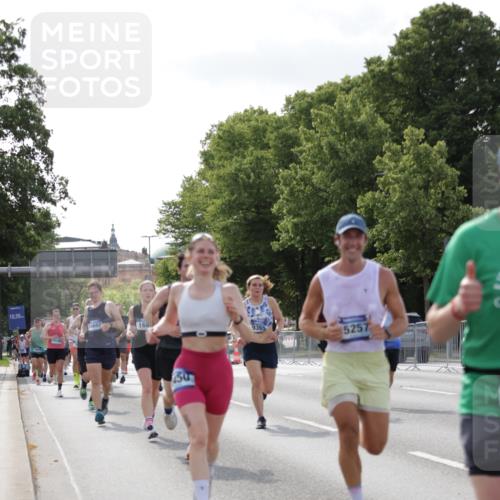 29.06.2025 - hella hamburg halbmarathon Jannik Wohlers http://msf.ph/oto/8215955 29.06.2025 09:49:56 Lombardsbrücke 1675, 1688, 1803, 2568, 2826, 3332, 4398, 4823, 5409, 5436, 5791, 5803, 6458, 6649, 6704, 7774, 8450, 9017, 9116, 9302, 9365, 9711, 10218, 10894, 11379, 11619, 11767, 12292, 12335, 12540, 12554, 12895, 13725, 14691, 14992, 15225, 15257, 15336, 15435, 15493, 15521, 16648, 16697, 16992, 17425, 17620, 17632, 18154, 18275, 18276, 19116, 19229 meine-sportfotos.de