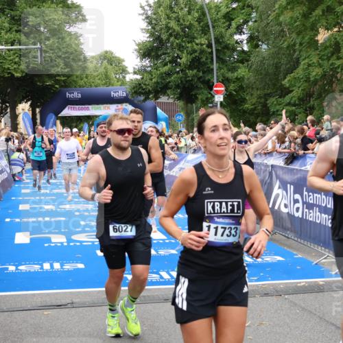 29.06.2025 - hella hamburg halbmarathon Zöllner http://msf.ph/oto/8215957 29.06.2025 10:51:19 Ziel 1461, 1817, 2636, 2718, 4404, 4814, 5600, 6027, 6657, 6776, 8316, 8930, 9476, 10480, 10667, 10868, 11512, 11625, 12016, 14865, 15480, 17530, 18019 meine-sportfotos.de