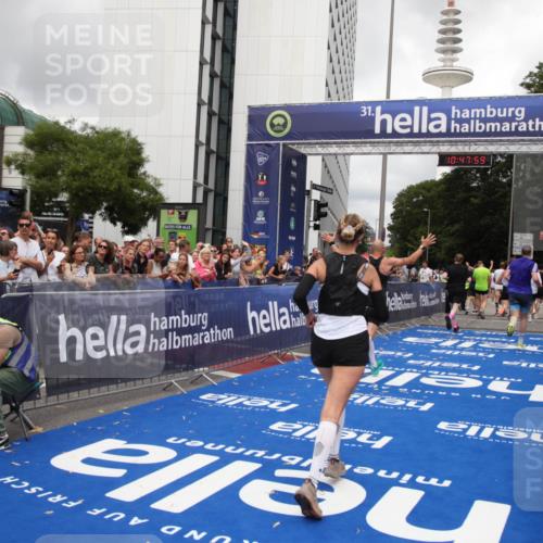 29.06.2025 - hella hamburg halbmarathon Michael Strokosch http://msf.ph/oto/8215963 29.06.2025 10:47:58 Ziel 1604, 1613, 5022, 6836, 11961, 14730, 15333, 16766, 17451, 18356, 18836 meine-sportfotos.de