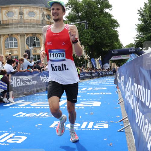 29.06.2025 - hella hamburg halbmarathon Strokosch-Dieckow http://msf.ph/oto/8215987 29.06.2025 10:25:08 Ziel 8376, 11078, 11994, 13913, 14113, 15483, 16484 meine-sportfotos.de