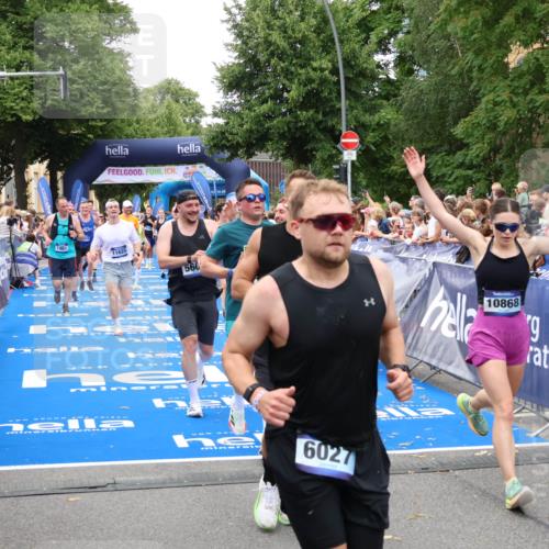 29.06.2025 - hella hamburg halbmarathon Zöllner http://msf.ph/oto/8216023 29.06.2025 10:51:19 Ziel 1461, 1817, 2636, 2718, 4404, 4814, 5600, 6027, 6657, 6776, 8316, 8930, 9476, 10480, 10667, 10868, 11512, 11625, 12016, 14865, 15480, 17530, 18019 meine-sportfotos.de