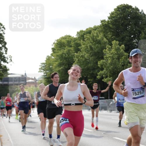29.06.2025 - hella hamburg halbmarathon Jannik Wohlers http://msf.ph/oto/8216036 29.06.2025 09:49:56 Lombardsbrücke 1675, 1688, 1803, 2568, 2826, 3332, 4398, 4823, 5409, 5436, 5791, 5803, 6458, 6649, 6704, 7774, 8450, 9017, 9116, 9302, 9365, 9711, 10218, 10894, 11379, 11619, 11767, 12292, 12335, 12540, 12554, 12895, 13725, 14691, 14992, 15225, 15257, 15336, 15435, 15493, 15521, 16648, 16697, 16992, 17425, 17620, 17632, 18154, 18275, 18276, 19116, 19229 meine-sportfotos.de