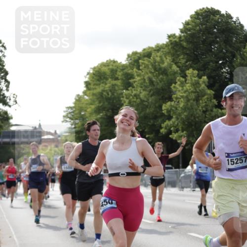 29.06.2025 - hella hamburg halbmarathon Jannik Wohlers http://msf.ph/oto/8216051 29.06.2025 09:49:56 Lombardsbrücke 1675, 1688, 1803, 2568, 2826, 3332, 4398, 4823, 5409, 5436, 5791, 5803, 6458, 6649, 6704, 7774, 8450, 9017, 9116, 9302, 9365, 9711, 10218, 10894, 11379, 11619, 11767, 12292, 12335, 12540, 12554, 12895, 13725, 14691, 14992, 15225, 15257, 15336, 15435, 15493, 15521, 16648, 16697, 16992, 17425, 17620, 17632, 18154, 18275, 18276, 19116, 19229 meine-sportfotos.de