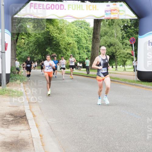 29.06.2025 - hella hamburg halbmarathon MichiJ http://msf.ph/oto/8216119 29.06.2025 10:23:39 Zwischen KM18-KM19 57, 4477, 5048, 9519, 11661, 14069 meine-sportfotos.de