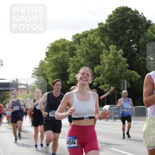 29.06.2025 - hella hamburg halbmarathon Jannik Wohlers http://msf.ph/oto/8216122 29.06.2025 09:49:57 Lombardsbrücke 1675, 1688, 1803, 1882, 2568, 2826, 3332, 4398, 4823, 5409, 5436, 5745, 5791, 5803, 6458, 6529, 6649, 6704, 7774, 8450, 9017, 9116, 9302, 9365, 9711, 10218, 11379, 11491, 11619, 11767, 12292, 12335, 12540, 12554, 12895, 13725, 14992, 15225, 15257, 15336, 15435, 15493, 15521, 16648, 16697, 16992, 17425, 17620, 17632, 18154, 18275, 18276, 19116, 19229 meine-sportfotos.de