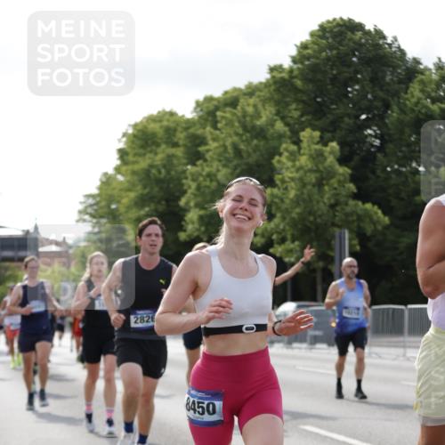 29.06.2025 - hella hamburg halbmarathon Jannik Wohlers http://msf.ph/oto/8216135 29.06.2025 09:49:57 Lombardsbrücke 1675, 1688, 1803, 1882, 2568, 2826, 3332, 4398, 4823, 5409, 5436, 5745, 5791, 5803, 6458, 6529, 6649, 6704, 7774, 8450, 9017, 9116, 9302, 9365, 9711, 10218, 11379, 11491, 11619, 11767, 12292, 12335, 12540, 12554, 12895, 13725, 14992, 15225, 15257, 15336, 15435, 15493, 15521, 16648, 16697, 16992, 17425, 17620, 17632, 18154, 18275, 18276, 19116, 19229 meine-sportfotos.de