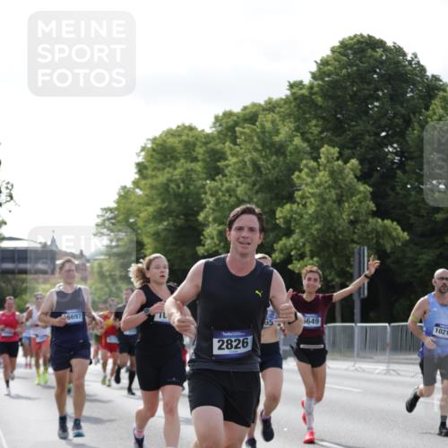 29.06.2025 - hella hamburg halbmarathon Jannik Wohlers http://msf.ph/oto/8216186 29.06.2025 09:49:57 Lombardsbrücke 1675, 1688, 1803, 1882, 2568, 2826, 3332, 4398, 4823, 5409, 5436, 5745, 5791, 5803, 6458, 6529, 6649, 6704, 7774, 8450, 9017, 9116, 9302, 9365, 9711, 10218, 11379, 11491, 11619, 11767, 12292, 12335, 12540, 12554, 12895, 13725, 14992, 15225, 15257, 15336, 15435, 15493, 15521, 16648, 16697, 16992, 17425, 17620, 17632, 18154, 18275, 18276, 19116, 19229 meine-sportfotos.de
