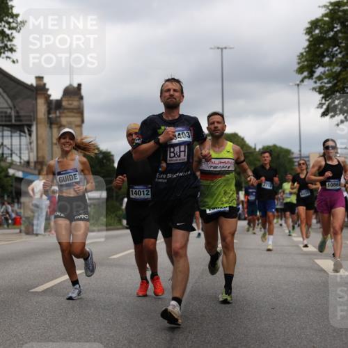 29.06.2025 - hella hamburg halbmarathon Yannick Fuchs http://msf.ph/oto/8216336 29.06.2025 10:45:42 20KM 2364, 2396, 2636, 2670, 2718, 2818, 2823, 2946, 4033, 4297, 4404, 4814, 4839, 4967, 5008, 5087, 5102, 5820, 6286, 6657, 6776, 7224, 7786, 8371, 8413, 8710, 8856, 9074, 9214, 9476, 9656, 9739, 9793, 9869, 9959, 10667, 10868, 11791, 12224, 12450, 13015, 13403, 13707, 13726, 13792, 13799, 14012, 14248, 14865, 14994, 15426, 15496, 15643, 15899, 16666, 17033, 17131, 17530, 17682, 17815, 17962, 17978, 17997, 18019, 18475, 18820, 18869, 18982, 19020 meine-sportfotos.de