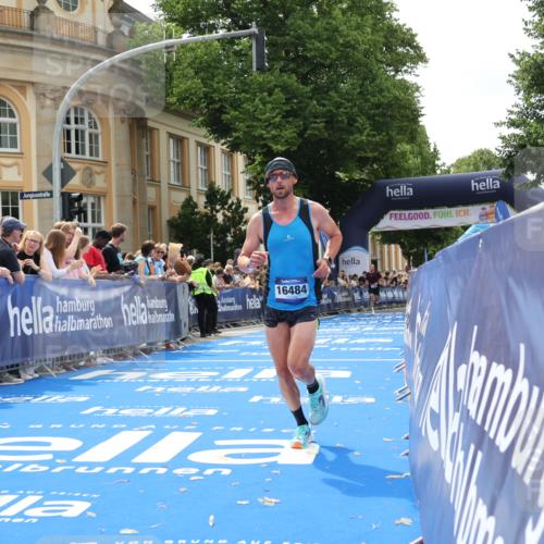29.06.2025 - hella hamburg halbmarathon Strokosch-Dieckow http://msf.ph/oto/8216341 29.06.2025 10:25:18 Ziel 11994, 12067, 14113, 16484 meine-sportfotos.de
