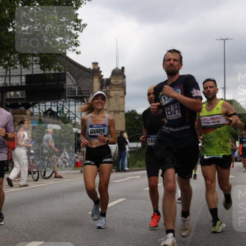 29.06.2025 - hella hamburg halbmarathon Yannick Fuchs http://msf.ph/oto/8216351 29.06.2025 10:45:42 20KM 2364, 2396, 2636, 2670, 2718, 2818, 2823, 2946, 4033, 4297, 4404, 4814, 4839, 4967, 5008, 5087, 5102, 5820, 6286, 6657, 6776, 7224, 7786, 8371, 8413, 8710, 8856, 9074, 9214, 9476, 9656, 9739, 9793, 9869, 9959, 10667, 10868, 11791, 12224, 12450, 13015, 13403, 13707, 13726, 13792, 13799, 14012, 14248, 14865, 14994, 15426, 15496, 15643, 15899, 16666, 17033, 17131, 17530, 17682, 17815, 17962, 17978, 17997, 18019, 18475, 18820, 18869, 18982, 19020 meine-sportfotos.de