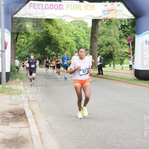 29.06.2025 - hella hamburg halbmarathon MichiJ http://msf.ph/oto/8216415 29.06.2025 10:23:41 Zwischen KM18-KM19 57, 4477, 5048, 6169, 9519, 11661 meine-sportfotos.de