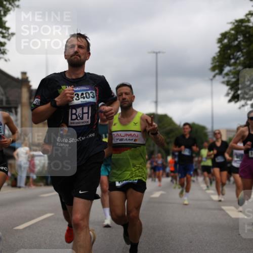 29.06.2025 - hella hamburg halbmarathon Yannick Fuchs http://msf.ph/oto/8216417 29.06.2025 10:45:43 20KM 2364, 2396, 2397, 2636, 2670, 2718, 2818, 2823, 2946, 4033, 4297, 4404, 4814, 4839, 4967, 5008, 5087, 5102, 6286, 6657, 6776, 7224, 7786, 8371, 8413, 8710, 8856, 9074, 9214, 9476, 9656, 9739, 9793, 9869, 9959, 10868, 11791, 12224, 12450, 12580, 13015, 13403, 13707, 13726, 13792, 13799, 14012, 14248, 14865, 14994, 15356, 15426, 15496, 15643, 15899, 16666, 17033, 17131, 17530, 17682, 17815, 17962, 17978, 17997, 18019, 18475, 18820, 18869, 18982, 19020 meine-sportfotos.de