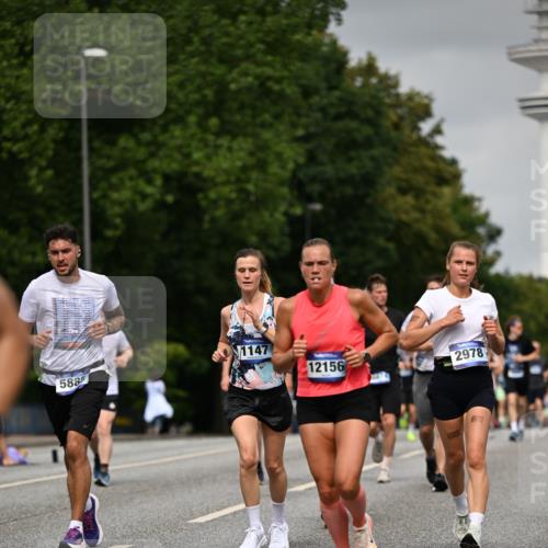 29.06.2025 - hella hamburg halbmarathon Dr. Thomas Lammeyer http://msf.ph/oto/8216685 29.06.2025 10:12:49 Kennedybrücke 1147, 1188, 2427, 2978, 4859, 5100, 5885, 6590, 6674, 6918, 7198, 7348, 7453, 9457, 9616, 9718, 9823, 9951, 9958, 9966, 10092, 10609, 10857 meine-sportfotos.de