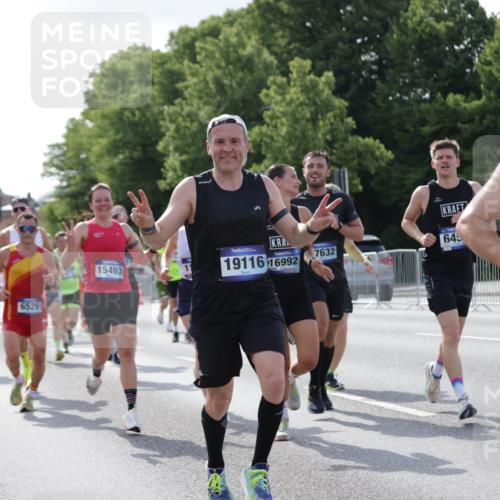 29.06.2025 - hella hamburg halbmarathon Jannik Wohlers http://msf.ph/oto/8216736 29.06.2025 09:50:01 Lombardsbrücke 1358, 1688, 1697, 1700, 1882, 2568, 2675, 2719, 2826, 3332, 4229, 4380, 4398, 4823, 5436, 5745, 5791, 5803, 6458, 6529, 6649, 8450, 9017, 9116, 9302, 9365, 10218, 11379, 11491, 11619, 11767, 12292, 12335, 12895, 13725, 14783, 14798, 14992, 15225, 15257, 15493, 16648, 16697, 16820, 16992, 17425, 17516, 17632, 18154, 18275, 18723, 19046, 19116, 19229 meine-sportfotos.de