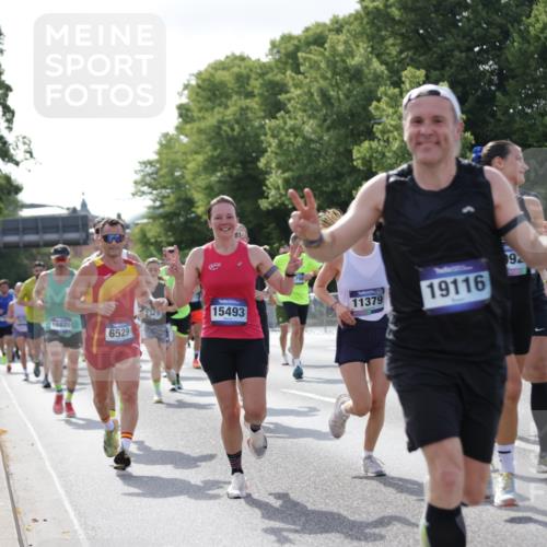 29.06.2025 - hella hamburg halbmarathon Jannik Wohlers http://msf.ph/oto/8216764 29.06.2025 09:50:01 Lombardsbrücke 1358, 1688, 1697, 1700, 1882, 2568, 2675, 2719, 2826, 3332, 4229, 4380, 4398, 4823, 5436, 5745, 5791, 5803, 6458, 6529, 6649, 8450, 9017, 9116, 9302, 9365, 10218, 11379, 11491, 11619, 11767, 12292, 12335, 12895, 13725, 14783, 14798, 14992, 15225, 15257, 15493, 16648, 16697, 16820, 16992, 17425, 17516, 17632, 18154, 18275, 18723, 19046, 19116, 19229 meine-sportfotos.de