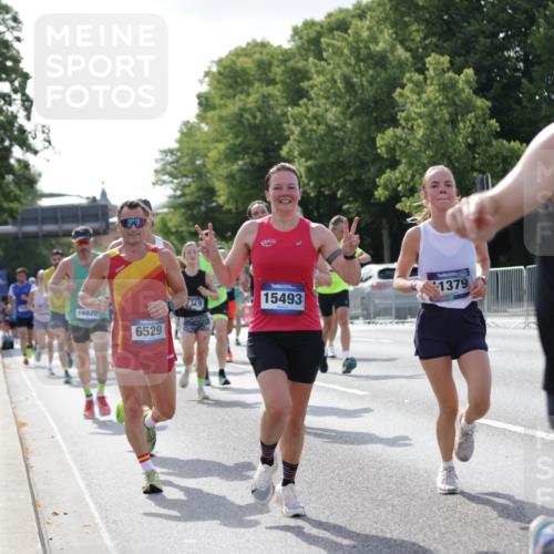 29.06.2025 - hella hamburg halbmarathon Jannik Wohlers http://msf.ph/oto/8216846 29.06.2025 09:50:02 Lombardsbrücke 1209, 1358, 1688, 1697, 1700, 1882, 2568, 2675, 2719, 2826, 3332, 4229, 4380, 4398, 4823, 5436, 5745, 5791, 5803, 6458, 6529, 6649, 7026, 8450, 9017, 9116, 9302, 9365, 10218, 11379, 11491, 11619, 11767, 12292, 12335, 12895, 13725, 14783, 14798, 14992, 15257, 15493, 16697, 16820, 16992, 17251, 17425, 17516, 17632, 18154, 18449, 18723, 19046, 19116, 19229 meine-sportfotos.de