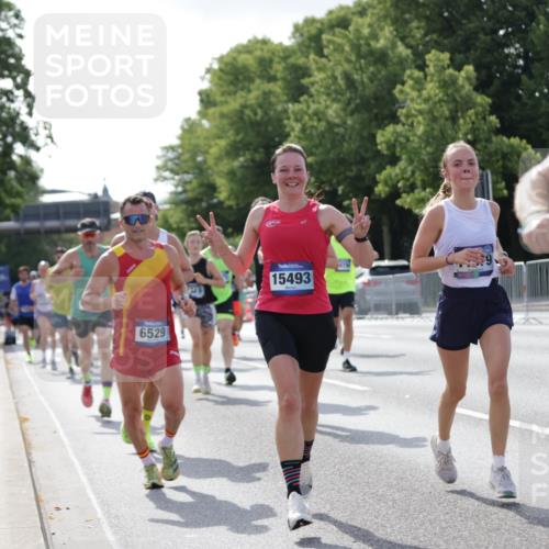 29.06.2025 - hella hamburg halbmarathon Jannik Wohlers http://msf.ph/oto/8216878 29.06.2025 09:50:02 Lombardsbrücke 1209, 1358, 1688, 1697, 1700, 1882, 2568, 2675, 2719, 2826, 3332, 4229, 4380, 4398, 4823, 5436, 5745, 5791, 5803, 6458, 6529, 6649, 7026, 8450, 9017, 9116, 9302, 9365, 10218, 11379, 11491, 11619, 11767, 12292, 12335, 12895, 13725, 14783, 14798, 14992, 15257, 15493, 16697, 16820, 16992, 17251, 17425, 17516, 17632, 18154, 18449, 18723, 19046, 19116, 19229 meine-sportfotos.de