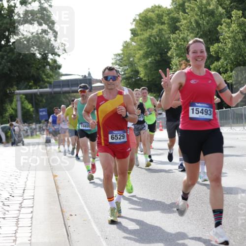 29.06.2025 - hella hamburg halbmarathon Jannik Wohlers http://msf.ph/oto/8216890 29.06.2025 09:50:02 Lombardsbrücke 1209, 1358, 1688, 1697, 1700, 1882, 2568, 2675, 2719, 2826, 3332, 4229, 4380, 4398, 4823, 5436, 5745, 5791, 5803, 6458, 6529, 6649, 7026, 8450, 9017, 9116, 9302, 9365, 10218, 11379, 11491, 11619, 11767, 12292, 12335, 12895, 13725, 14783, 14798, 14992, 15257, 15493, 16697, 16820, 16992, 17251, 17425, 17516, 17632, 18154, 18449, 18723, 19046, 19116, 19229 meine-sportfotos.de