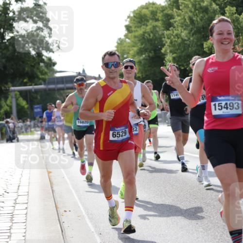 29.06.2025 - hella hamburg halbmarathon Jannik Wohlers http://msf.ph/oto/8217009 29.06.2025 09:50:02 Lombardsbrücke 1209, 1358, 1688, 1697, 1700, 1882, 2568, 2675, 2719, 2826, 3332, 4229, 4380, 4398, 4823, 5436, 5745, 5791, 5803, 6458, 6529, 6649, 7026, 8450, 9017, 9116, 9302, 9365, 10218, 11379, 11491, 11619, 11767, 12292, 12335, 12895, 13725, 14783, 14798, 14992, 15257, 15493, 16697, 16820, 16992, 17251, 17425, 17516, 17632, 18154, 18449, 18723, 19046, 19116, 19229 meine-sportfotos.de