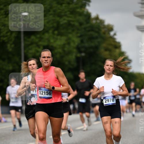 29.06.2025 - hella hamburg halbmarathon Dr. Thomas Lammeyer http://msf.ph/oto/8217028 29.06.2025 10:12:50 Kennedybrücke 1147, 1188, 2427, 2978, 4859, 5100, 5885, 6590, 6674, 6918, 7198, 7348, 7453, 9457, 9616, 9718, 9823, 9951, 9958, 9966, 10092, 10609, 10857 meine-sportfotos.de