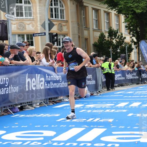29.06.2025 - hella hamburg halbmarathon Strokosch-Dieckow http://msf.ph/oto/8217042 29.06.2025 10:25:53 Ziel 9767, 10468, 17258, 18692 meine-sportfotos.de