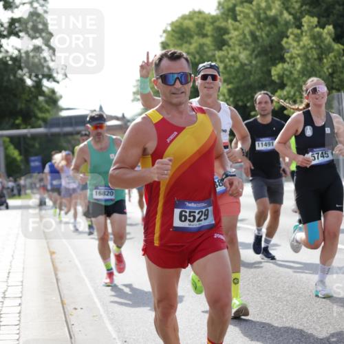 29.06.2025 - hella hamburg halbmarathon Jannik Wohlers http://msf.ph/oto/8217045 29.06.2025 09:50:03 Lombardsbrücke 1209, 1358, 1688, 1697, 1700, 1882, 2568, 2675, 2719, 2826, 4205, 4229, 4380, 4398, 4823, 5436, 5472, 5745, 5791, 5803, 6458, 6529, 6649, 7026, 8450, 9017, 9116, 9365, 10218, 11379, 11491, 11619, 11767, 12292, 12335, 13725, 14783, 14798, 14992, 15257, 15493, 16697, 16820, 16992, 17251, 17425, 17516, 17632, 18154, 18449, 18723, 19046, 19116, 19229 meine-sportfotos.de