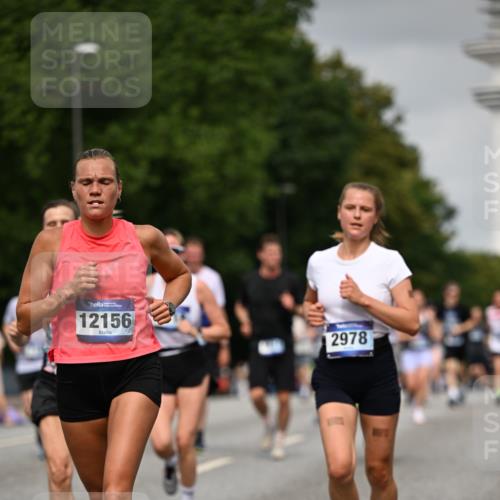 29.06.2025 - hella hamburg halbmarathon Dr. Thomas Lammeyer http://msf.ph/oto/8217052 29.06.2025 10:12:50 Kennedybrücke 1147, 1188, 2427, 2978, 4859, 5100, 5885, 6590, 6674, 6918, 7198, 7348, 7453, 9457, 9616, 9718, 9823, 9951, 9958, 9966, 10092, 10609, 10857 meine-sportfotos.de