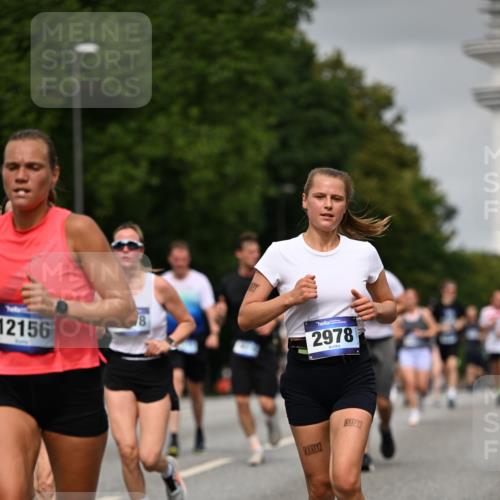 29.06.2025 - hella hamburg halbmarathon Dr. Thomas Lammeyer http://msf.ph/oto/8217058 29.06.2025 10:12:51 Kennedybrücke 1147, 1188, 2427, 2978, 3762, 4859, 5100, 5885, 6590, 6674, 6918, 7198, 7348, 7453, 9457, 9616, 9718, 9823, 9951, 9958, 9966, 10092, 10609, 10857 meine-sportfotos.de