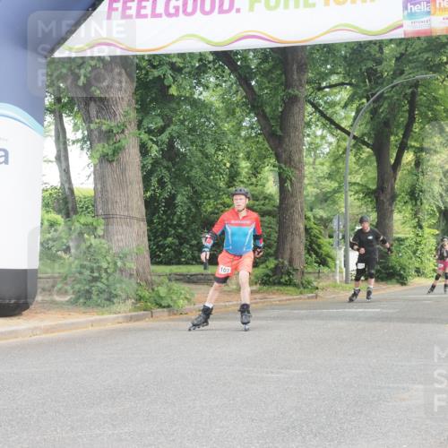 29.06.2025 - hella hamburg halbmarathon KatJ http://msf.ph/oto/8217076 29.06.2025 09:36:16 Zwischen KM18-KM19  meine-sportfotos.de