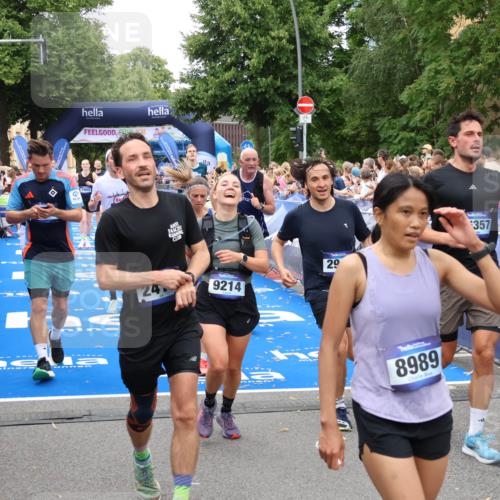 29.06.2025 - hella hamburg halbmarathon Zöllner http://msf.ph/oto/8217182 29.06.2025 10:51:32 Ziel 1335, 2411, 2946, 5820, 7943, 9214, 9656, 10691, 11422, 13403, 13792, 15871, 15950, 16357, 17131 meine-sportfotos.de