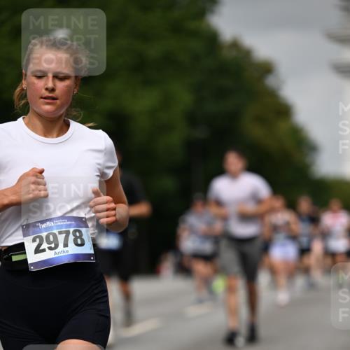 29.06.2025 - hella hamburg halbmarathon Dr. Thomas Lammeyer http://msf.ph/oto/8217359 29.06.2025 10:12:52 Kennedybrücke 1147, 1188, 2427, 2978, 3762, 4859, 5100, 5885, 6590, 6674, 7198, 7348, 7453, 9457, 9616, 9718, 9823, 9951, 9958, 9966, 10092, 10609, 10857 meine-sportfotos.de