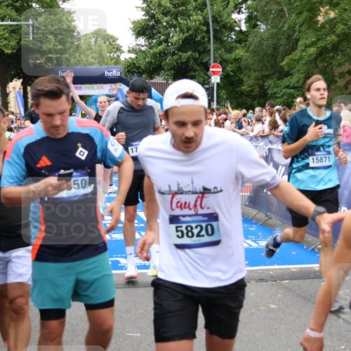29.06.2025 - hella hamburg halbmarathon Zöllner http://msf.ph/oto/8217383 29.06.2025 10:51:35 Ziel 1335, 5008, 7943, 10691, 13403, 13792, 15871, 17131, 19007 meine-sportfotos.de
