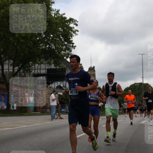 29.06.2025 - hella hamburg halbmarathon Yannick Fuchs http://msf.ph/oto/8217454 29.06.2025 10:45:51 20KM 2364, 2396, 2397, 2670, 2718, 2818, 4033, 4140, 4814, 4839, 5008, 5102, 6286, 6657, 6776, 7724, 7786, 8371, 8413, 8710, 8856, 9074, 9082, 9656, 9739, 9793, 9869, 11551, 11791, 12224, 12450, 12580, 13015, 13047, 13051, 13707, 13726, 13792, 13799, 14012, 14122, 14248, 14865, 14994, 15356, 15496, 15643, 15727, 15829, 15831, 16003, 16179, 16591, 17033, 17131, 17682, 17815, 17962, 17978, 17997, 18019, 18475, 18869, 18982, 19020 meine-sportfotos.de