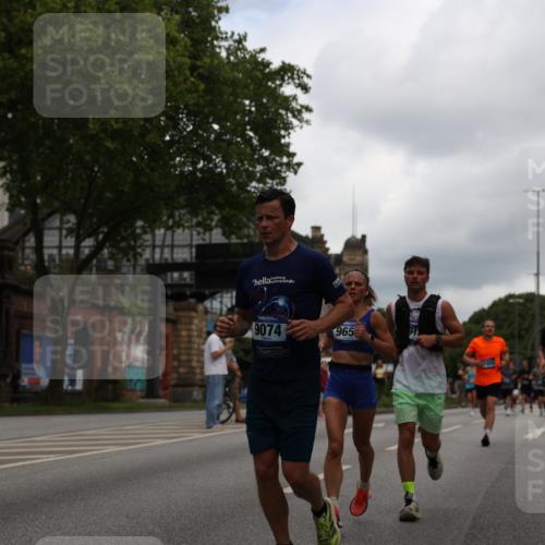 29.06.2025 - hella hamburg halbmarathon Yannick Fuchs http://msf.ph/oto/8217499 29.06.2025 10:45:51 20KM 2364, 2396, 2397, 2670, 2718, 2818, 4033, 4140, 4814, 4839, 5008, 5102, 6286, 6657, 6776, 7724, 7786, 8371, 8413, 8710, 8856, 9074, 9082, 9656, 9739, 9793, 9869, 11551, 11791, 12224, 12450, 12580, 13015, 13047, 13051, 13707, 13726, 13792, 13799, 14012, 14122, 14248, 14865, 14994, 15356, 15496, 15643, 15727, 15829, 15831, 16003, 16179, 16591, 17033, 17131, 17682, 17815, 17962, 17978, 17997, 18019, 18475, 18869, 18982, 19020 meine-sportfotos.de