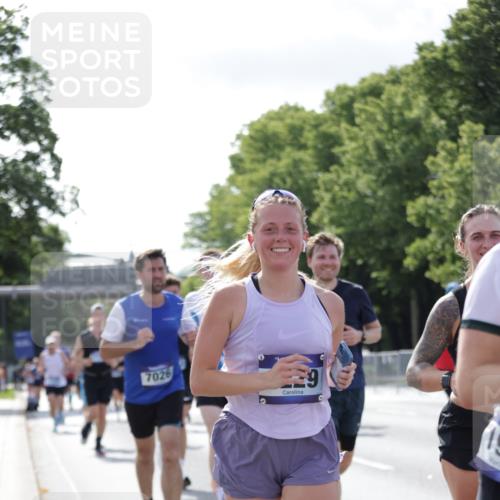 29.06.2025 - hella hamburg halbmarathon Jannik Wohlers http://msf.ph/oto/8217597 29.06.2025 09:50:08 Lombardsbrücke 1209, 1358, 1688, 1697, 1700, 1882, 2568, 2675, 2719, 2826, 4205, 4229, 4380, 4398, 5472, 5508, 5745, 5791, 5803, 6458, 6529, 6649, 7026, 8450, 8958, 9017, 9116, 9365, 10218, 10922, 11281, 11379, 11491, 11619, 12335, 13446, 13876, 14012, 14092, 14783, 14798, 14992, 15257, 15493, 15921, 16249, 16697, 16820, 16992, 17120, 17251, 17425, 17486, 17516, 17632, 18449, 18491, 18723, 18803, 19020, 19046, 19116 meine-sportfotos.de
