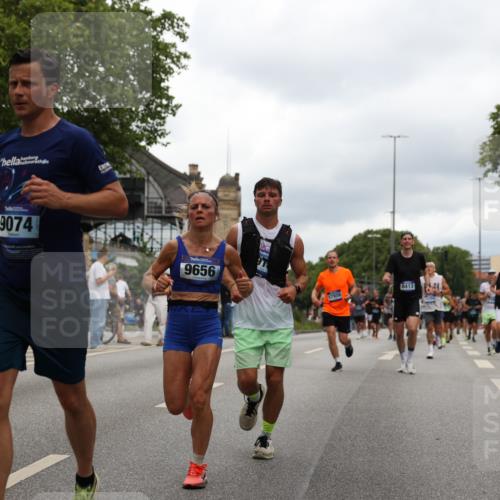 29.06.2025 - hella hamburg halbmarathon Yannick Fuchs http://msf.ph/oto/8217604 29.06.2025 10:45:51 20KM 2364, 2396, 2397, 2670, 2718, 2818, 4033, 4140, 4814, 4839, 5008, 5102, 6286, 6657, 6776, 7724, 7786, 8371, 8413, 8710, 8856, 9074, 9082, 9656, 9739, 9793, 9869, 11551, 11791, 12224, 12450, 12580, 13015, 13047, 13051, 13707, 13726, 13792, 13799, 14012, 14122, 14248, 14865, 14994, 15356, 15496, 15643, 15727, 15829, 15831, 16003, 16179, 16591, 17033, 17131, 17682, 17815, 17962, 17978, 17997, 18019, 18475, 18869, 18982, 19020 meine-sportfotos.de