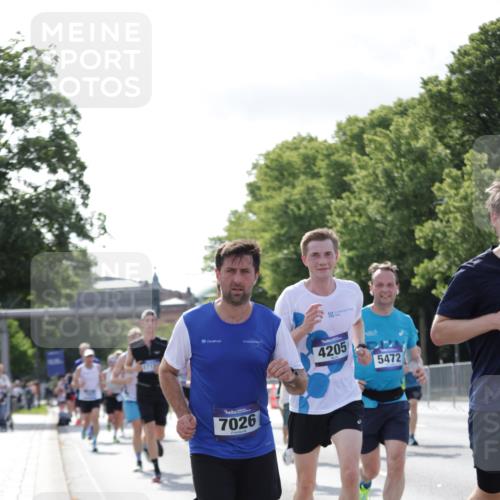 29.06.2025 - hella hamburg halbmarathon Jannik Wohlers http://msf.ph/oto/8217641 29.06.2025 09:50:09 Lombardsbrücke 1209, 1358, 1688, 1697, 1700, 1882, 2568, 2675, 2719, 2826, 4205, 4229, 4380, 4398, 5472, 5508, 5745, 5791, 5803, 6458, 6529, 6649, 7026, 8450, 8958, 9017, 9116, 9365, 10064, 10218, 10783, 10922, 11281, 11379, 11491, 11619, 12335, 13446, 13876, 14012, 14092, 14783, 14798, 15257, 15493, 15888, 15921, 16249, 16697, 16820, 16992, 17120, 17251, 17425, 17486, 17516, 17632, 18449, 18491, 18723, 18803, 19020, 19046, 19116 meine-sportfotos.de
