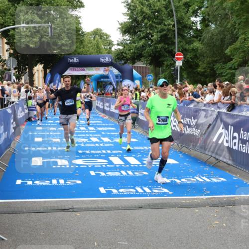 29.06.2025 - hella hamburg halbmarathon Zöllner http://msf.ph/oto/8217700 29.06.2025 10:51:43 Ziel 5008, 6286, 13327, 14012, 14458, 15496, 15831, 15899, 19007, 19020 meine-sportfotos.de